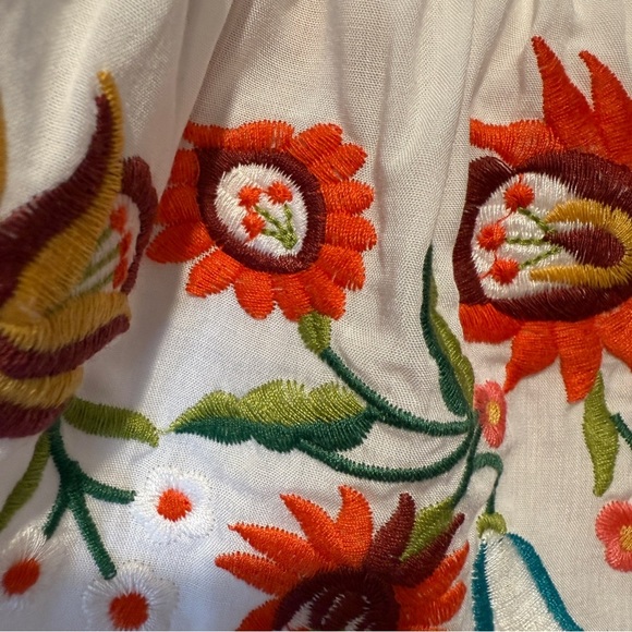 DAVI & DANI White Floral Fall Embroidered Off-Shoulder Blouse - Picture 8 of 9